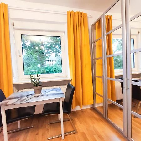 Modernes Zimmer Am Park Mit Garten, Huehner & Enten München Exterior foto