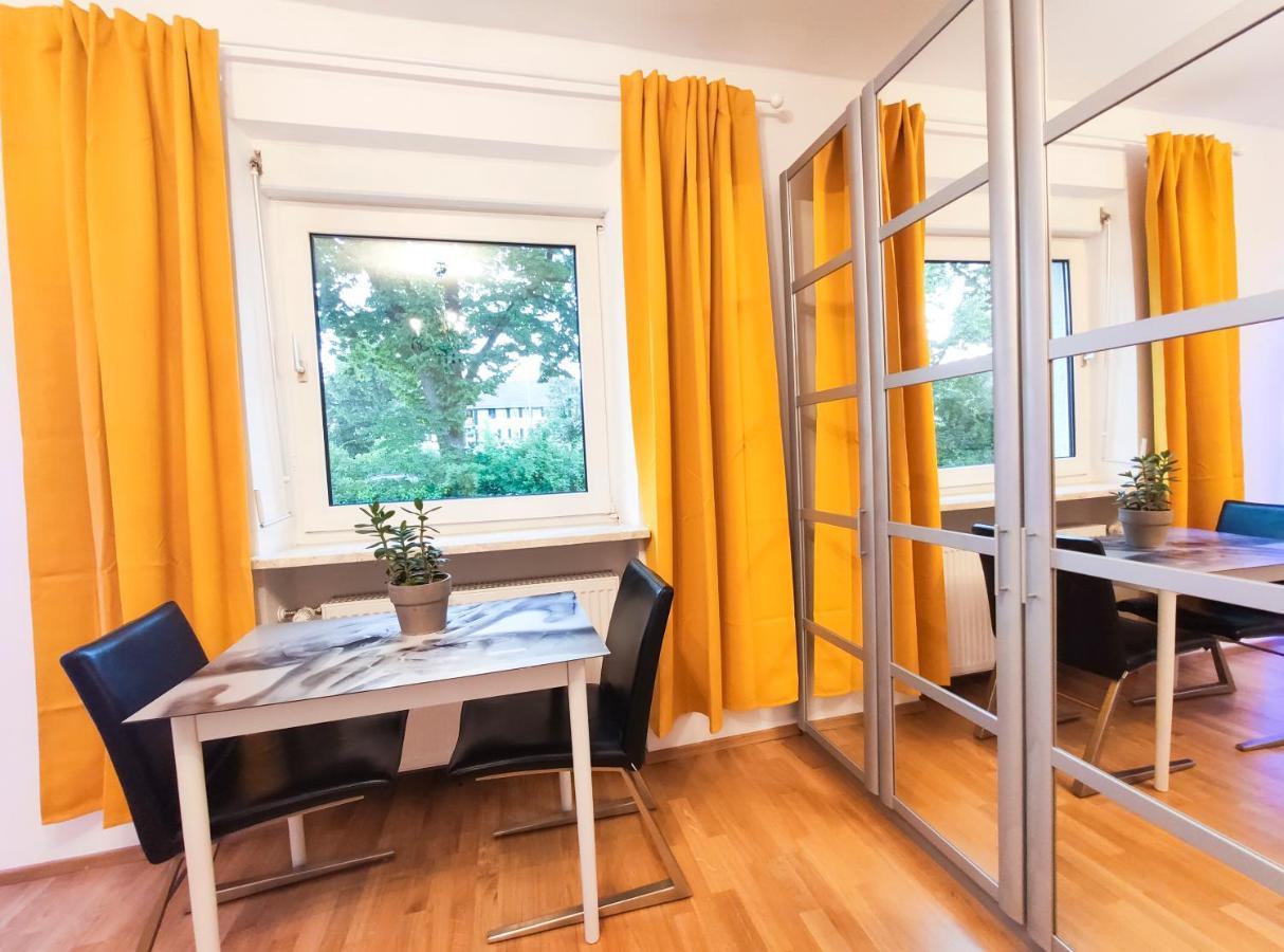 Modernes Zimmer Am Park Mit Garten, Huehner & Enten München Exterior foto