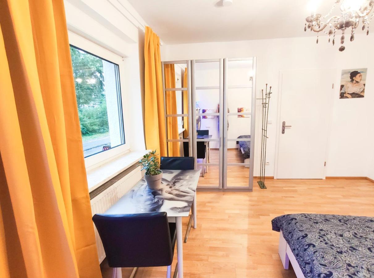 Modernes Zimmer Am Park Mit Garten, Huehner & Enten München Exterior foto